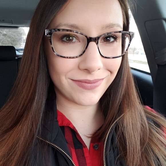 Meet your Posher, Leanna - Picture 1 of 1